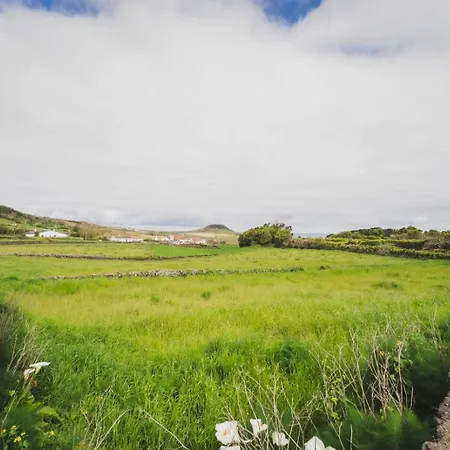 Welcome To Paradise 앙그라두에루이스무